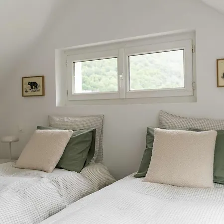 Fabuleux Duplex Renove 120m² Au Coeur De Cauterets, 4 Chambres, 2 Salles D'eau - Fr-1-401-318 *