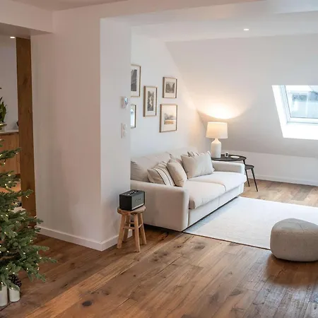 Fabuleux Duplex Renove 120m² Au Coeur De Cauterets, 4 Chambres, 2 Salles D'eau - Fr-1-401-318 Cauterets
